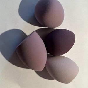 BEAUTY BLENDER *Wednesday Theme*